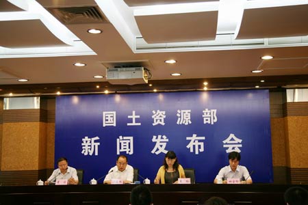 國土部公布閑置土地處理結(jié)果 潘石屹任志強回應(yīng)