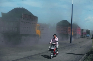 京藏高速擁堵情況緩解 部分司機(jī)遭打劫