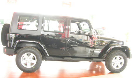 克萊斯勒召回部分進(jìn)口2010款吉普牧馬人越野車