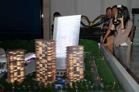 “主流媒體看廣東”參觀珠海橫琴十字門商務(wù)區(qū)