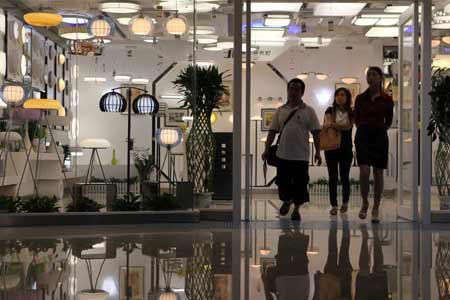 “亞洲主流媒體看廣東”參觀古鎮(zhèn)時(shí)代燈飾廣場(chǎng)