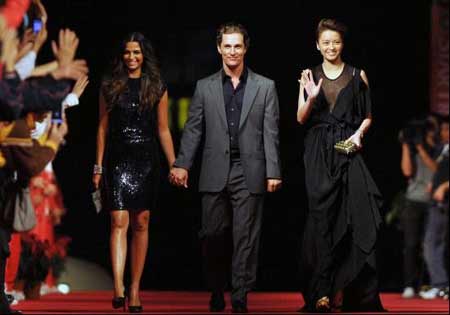 張曼玉、梁詠琪等巨星“突襲”觀瀾湖慈善晚宴