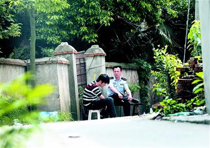 地窖里囚禁兩名花季少女 武漢一變態(tài)色魔被起訴