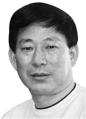 嚴(yán)介和:一線城市房價降25% 憑良心說話的專家少了