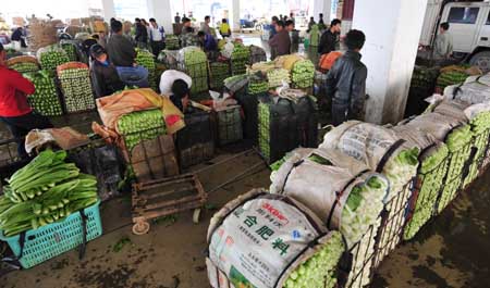  六超市4類(lèi)菜實(shí)行限價(jià) 哄抬物價(jià)最高罰100萬(wàn)