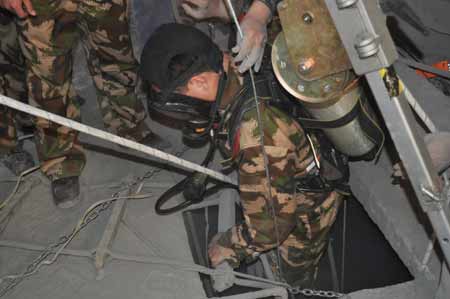 水泥工人不慎滑入水泥儲(chǔ)存塔 宜陽(yáng)消防緊急救援