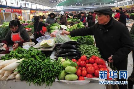農(nóng)副產(chǎn)品漲價(jià)態(tài)勢初步遏制 穩(wěn)物價(jià)仍面臨三大難題