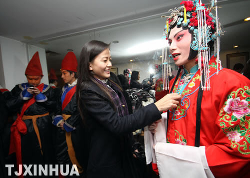 津門大學(xué)生演繹國(guó)粹魅力