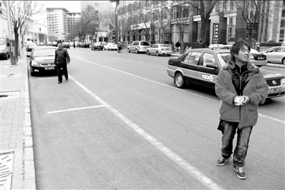 北京停車費(fèi)調(diào)價(jià)首日 重點(diǎn)區(qū)路側(cè)停車驟減(圖)