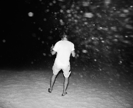 攝影師拍飛機(jī)“擦著”人頭降落奇景