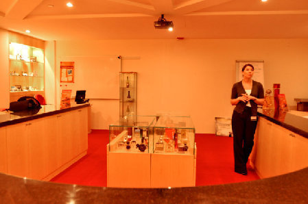 看看迪拜空姐是如何煉成的