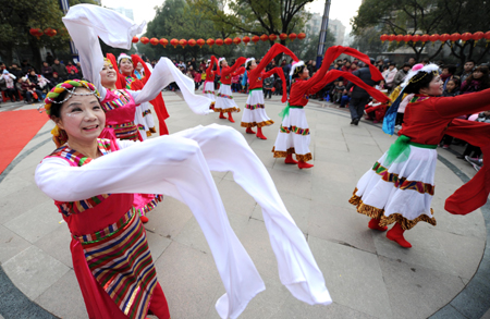 社區(qū)鬧元宵 歡樂鄰里情