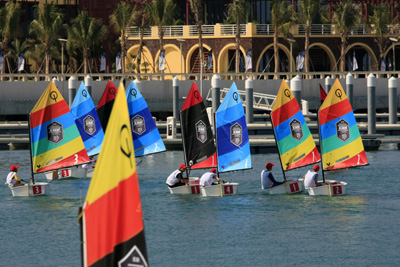 沃爾沃帆船賽三亞站：18名青少年揚(yáng)帆帆船港（圖）