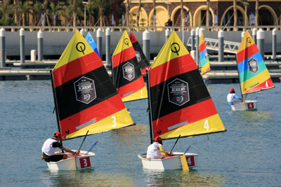 沃爾沃帆船賽三亞站：18名青少年揚(yáng)帆帆船港（圖）