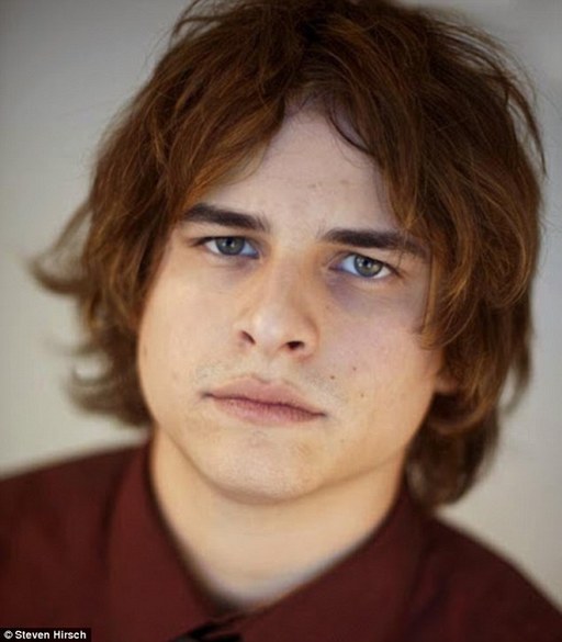 “被綁者”曝與外星人接觸 畫出怪異長相