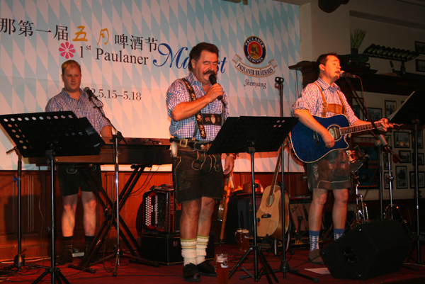 普拉那五月啤酒節(jié)燃情開幕