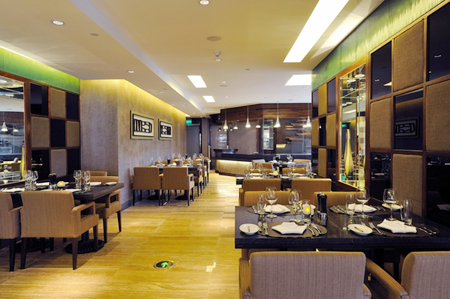 深圳福朋喜來(lái)登酒店扒房?酒吧開(kāi)業(yè) 體現(xiàn)“混搭”理念