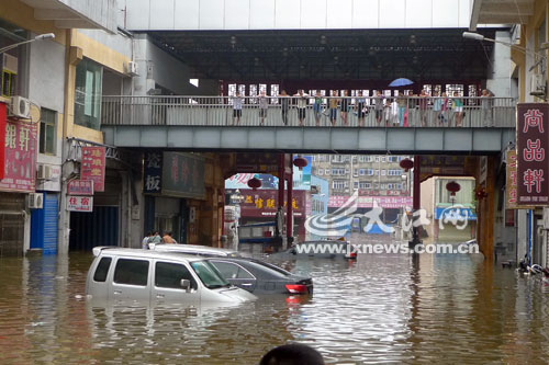 現(xiàn)場直擊：景德鎮(zhèn)頂住了特大暴雨侵襲[圖]