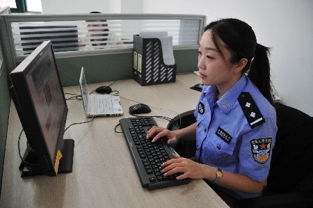 河南固始民警吳媛媛 “穿越”在現(xiàn)實與網(wǎng)絡(luò)之間