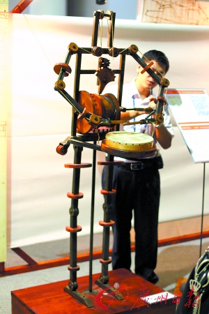 達(dá)芬奇密碼:癡迷飛行曾發(fā)明“肌肉鍛煉機(jī)”