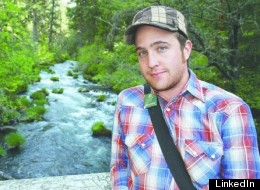 登山客打盹醒后發(fā)現(xiàn)與熊臉對臉“親密接觸”