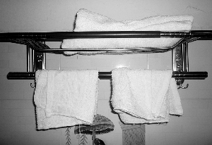 海口：酒店房間衛(wèi)生用品涉“三無”？