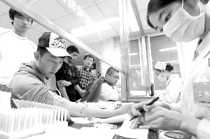 北京征兵體檢首問吃多少油鹽糖 酒駕有案底不能入伍