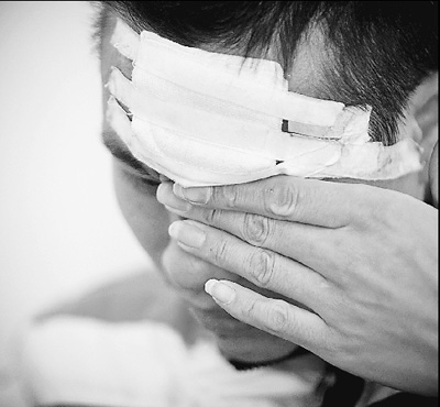 農(nóng)村小伙騎車(chē)撞老人堅(jiān)持送醫(yī) 變賣(mài)家產(chǎn)全力救治