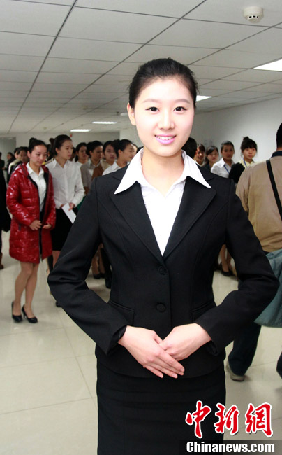 南航武漢“搶”空乘 語(yǔ)言要求成新門(mén)檻