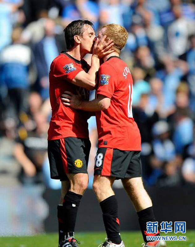 黃曉明“斷背” 初吻余文樂 盤點明星男男激吻照