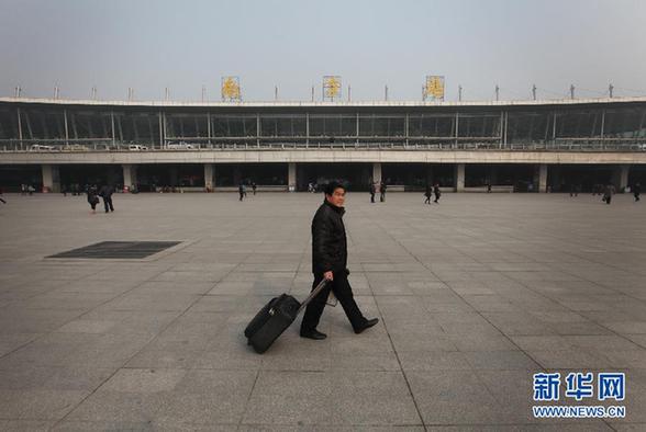 南京：網(wǎng)絡(luò)、電話預(yù)訂有效緩解窗口春運(yùn)購票壓力