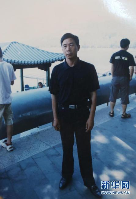 湖南新化一小學(xué)校長勇斗歹徒以身殉職