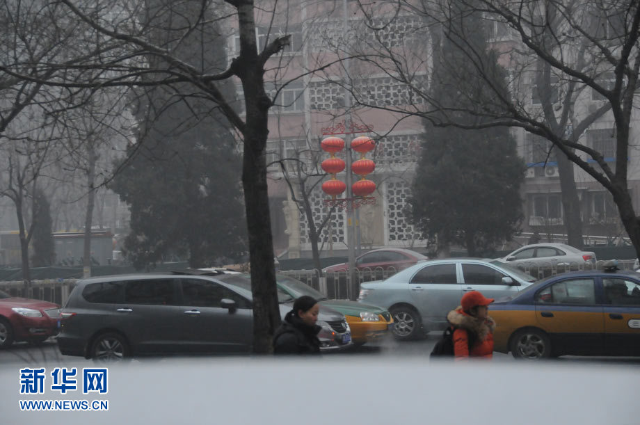 北京大部地區(qū)霧霾彌漫 早晚能見度對比