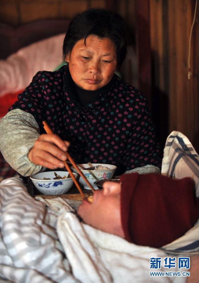 浙江“慈愛雙親”自制呼吸機(jī)為兒續(xù)命