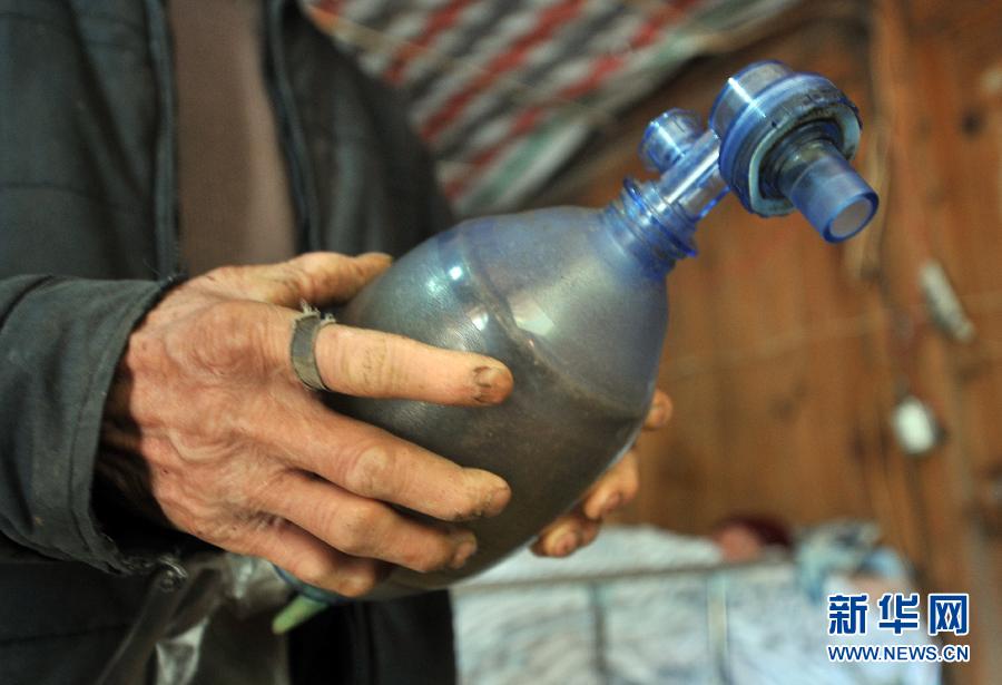 浙江“慈愛雙親”自制呼吸機(jī)為兒續(xù)命