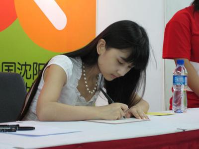 《我是歌手》淚點(diǎn)女走紅 盤點(diǎn)意外走紅的神秘觀眾