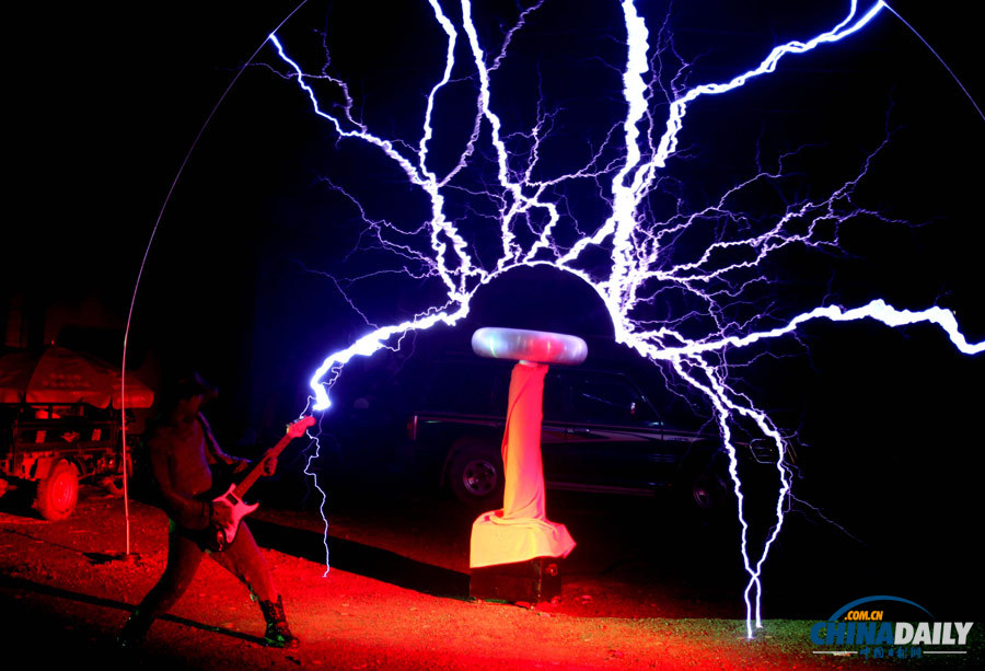 探訪福建長樂鄉(xiāng)村“閃電”樂隊