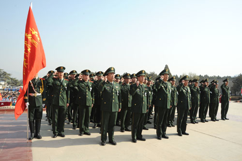 甘肅消防總隊舉行清明祭掃革命烈士陵園活動