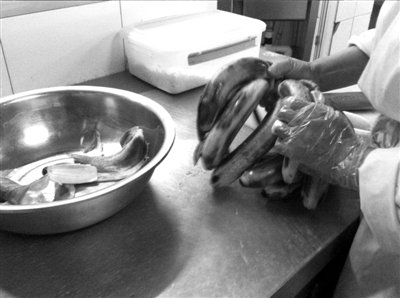 金漢斯被曝餐具不消毒 吃剩餐點(diǎn)重回餐桌