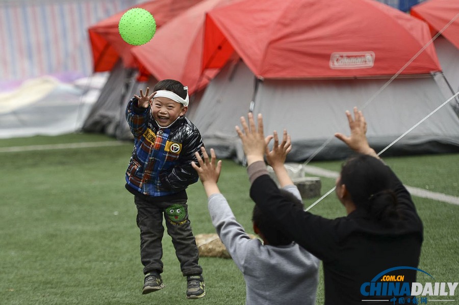 中國日報聚焦蘆山地震之 學(xué)生篇