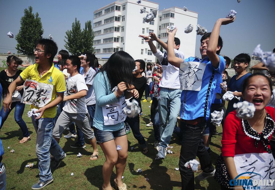 中國(guó)日?qǐng)?bào)聚焦全國(guó)高考之備考