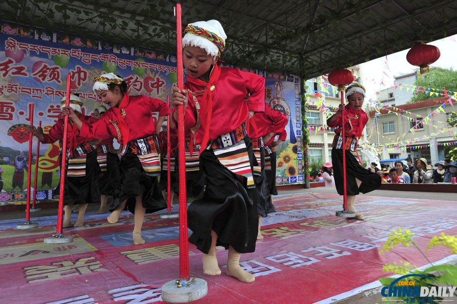 拉薩兒童歡慶兒童節(jié)