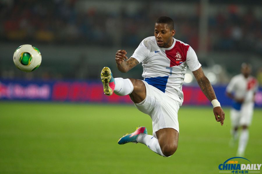 熱身賽：國(guó)足0:2不敵荷蘭