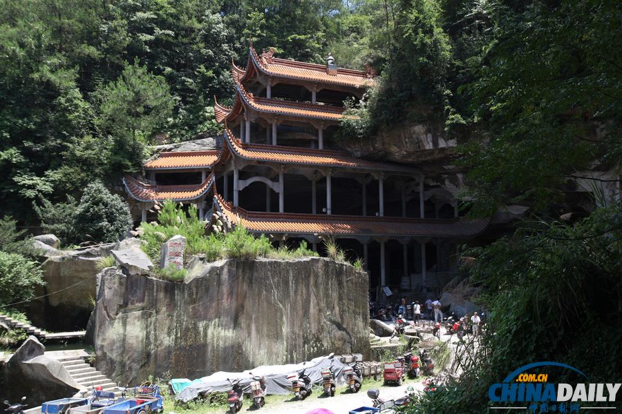 高清：臺州慈恩寺推出短期出家超千人報名 住持稱壓力大