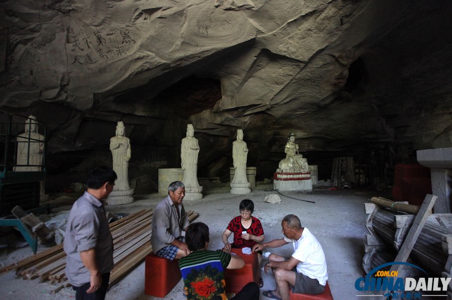 高清：臺(tái)州慈恩寺推出短期出家超千人報(bào)名 住持稱壓力大