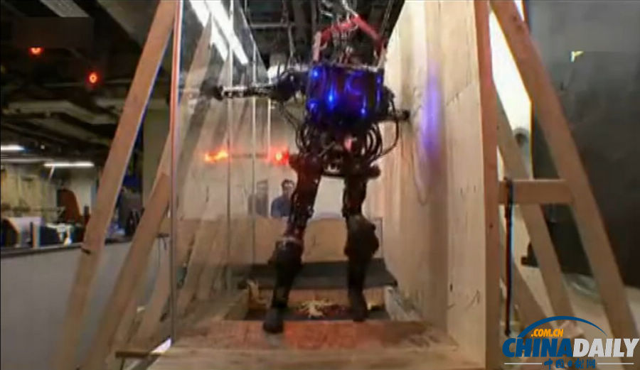 組圖：美軍研制最新戰(zhàn)爭機器人能跑會跳像