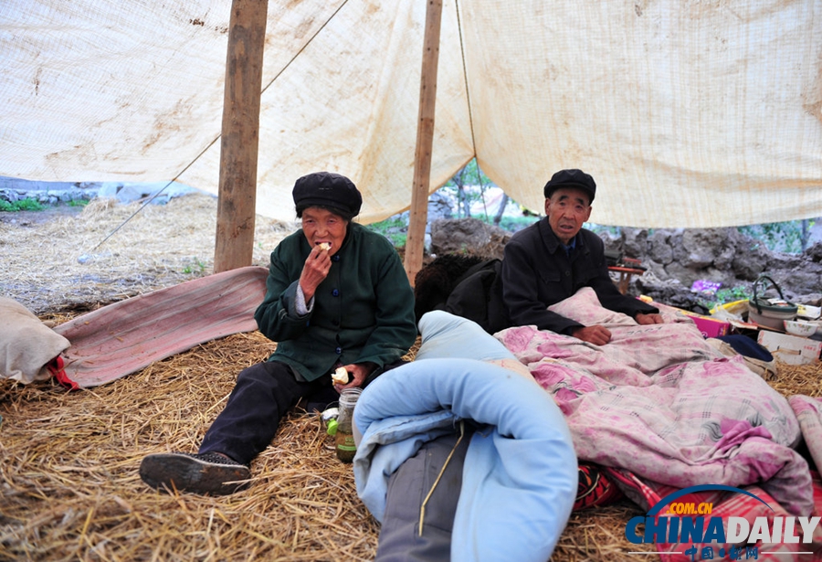 震區(qū)表情：甘肅定西6.6級地震災(zāi)后見聞