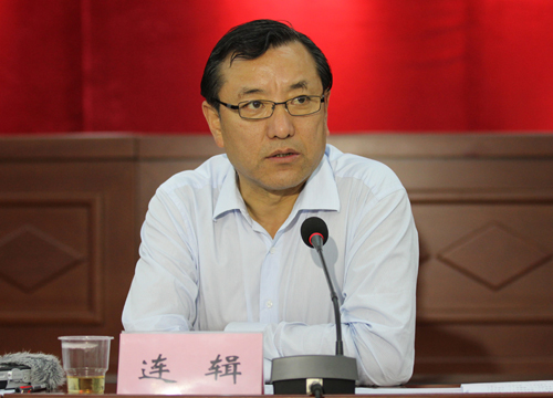 連輯同志看望甘肅岷縣漳縣6.6級地震現(xiàn)場部分中央、省市媒體記者