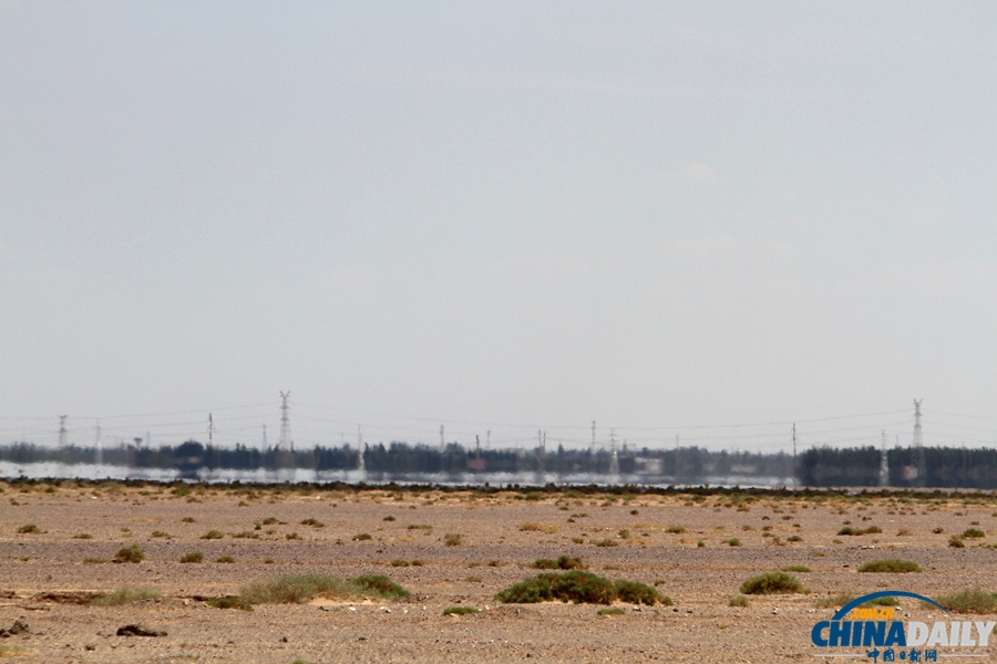 哈密：高溫炙烤 戈壁驚現(xiàn)“海滋”奇觀