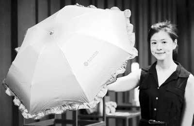 盤點(diǎn)臺(tái)北故宮創(chuàng)意：皇帝朱批出膠帶 名畫(huà)成桌墊